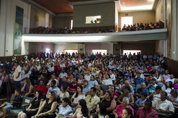 Foto - Cerimônia de posse do prefeito Altair foi acompanhada por centenas de pessoas no Seminário Santo Antonio