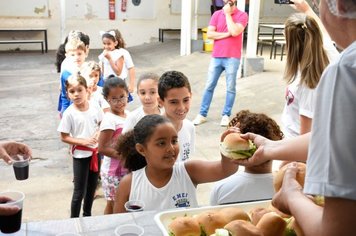 Foto - Prefeitura de Agudos serve Lanche Especial para cerca de 8 mil alunos das escolas municipais e estaduais 