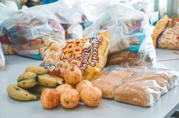 Foto - Entrega do kit de alimentos Merenda em Casa começou nesta quarta-feira (24) 