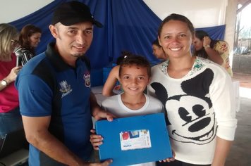 Foto - Prefeitura de Agudos começa a entregar kits de material escolar