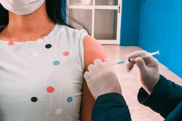 Governo de São Paulo informa que continuará com a vacinação de adolescentes contra a Covid-19