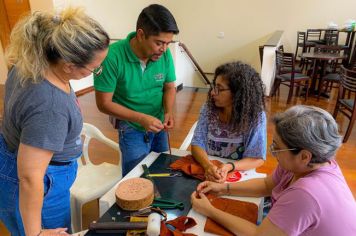 Agudos promove curso de artesanato em couro