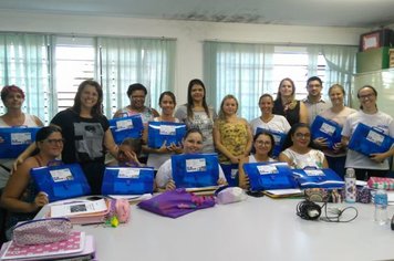Prefeitura de Agudos inova e entrega kits de materiais para professores 
