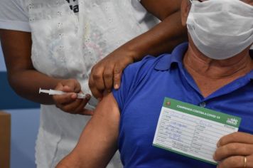Prefeitura inicia agendamento de vacinação para profissionais de saúde
