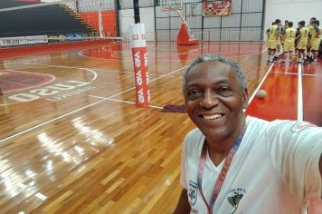 Prefeito Altair nomeia treinador de vôlei Negreira como secretário de Esportes