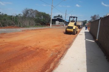 Prefeitura constrói calçada na nova rodoviária