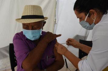 Agudos inicia vacinação em idosos com 80 anos ou mais