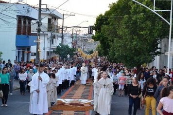 Corpus Christi em Agudos: solidariedade, fé e criatividade por onde Jesus passará