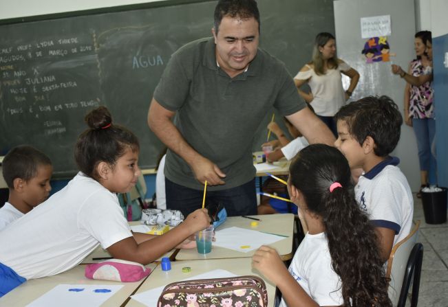 Alunos em Tempo Integral passam a ter aulas de Espanhol em escolas municipais de Agudos