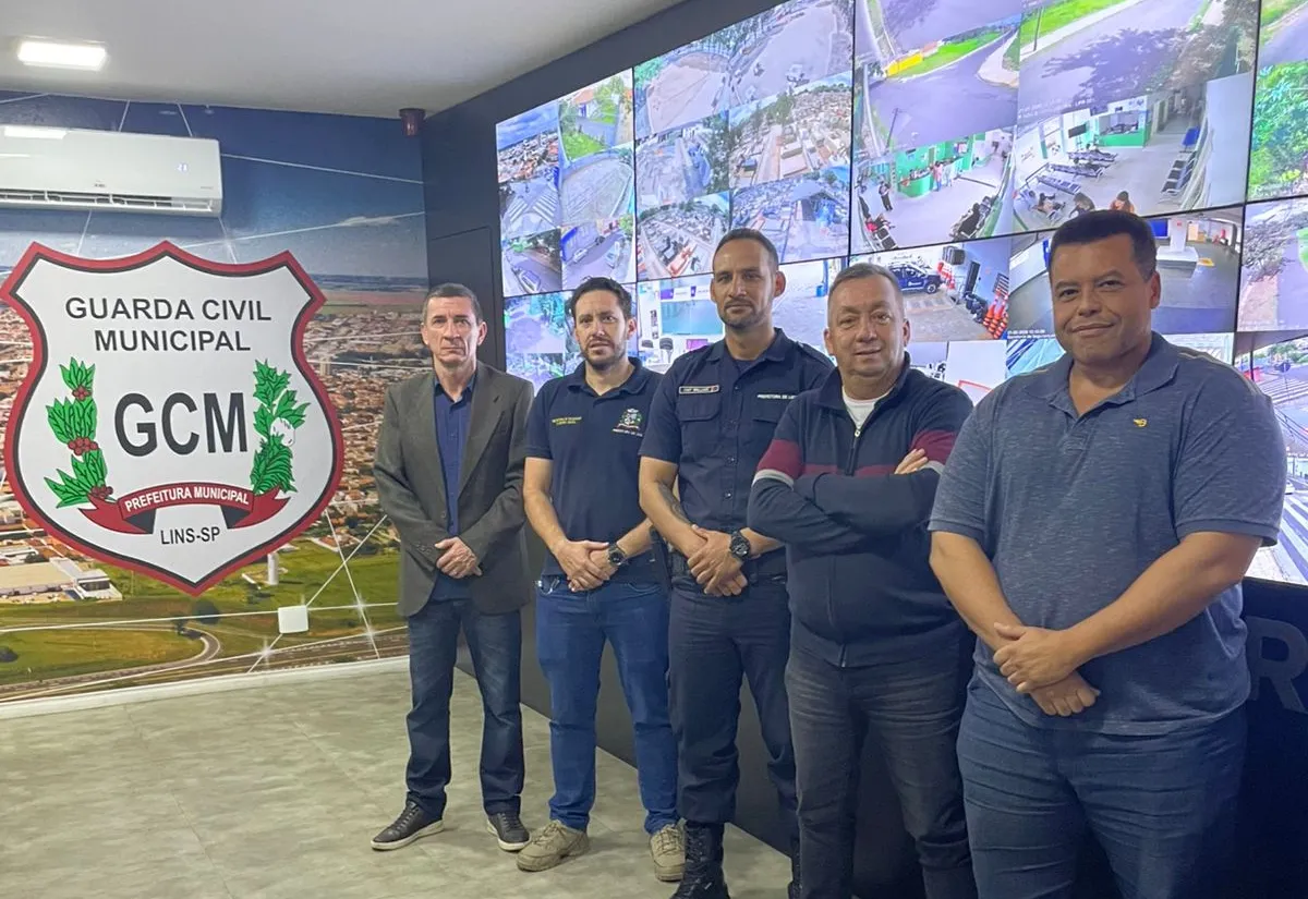 PREFEITURA DE AGUDOS CONHECE MODELO DA GCM DE LINS EM AGENDA TÉCNICA