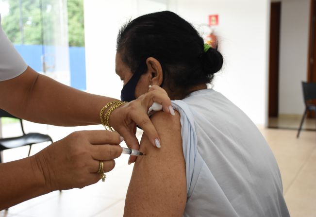 Agudos abre vacinação para pessoas com 18 anos ou mais com comorbidades e BPC