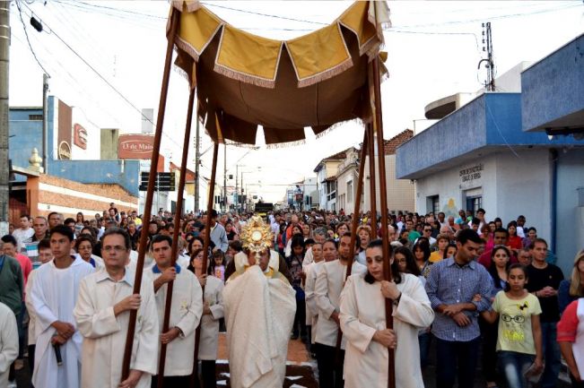 Tradição e fé, marcam o feriado de Corpus Christi em Agudos