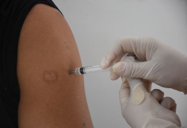 Vacinação para pessoas com 30 anos ou mais contra a Covid-19 começa na segunda-feira