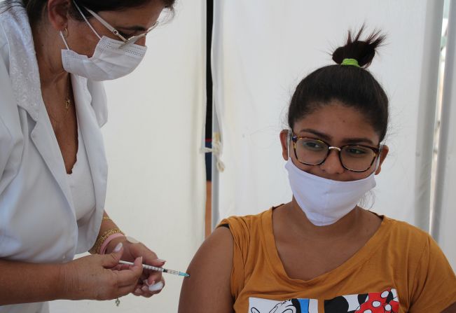 Mais de 14,8 mil pessoas já estão com esquema vacinal completo em Agudos