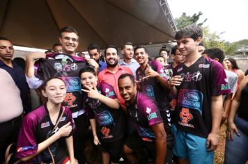 Foto - Governo entrega Creche Escola e libera recursos para construção de moradias em Agudos