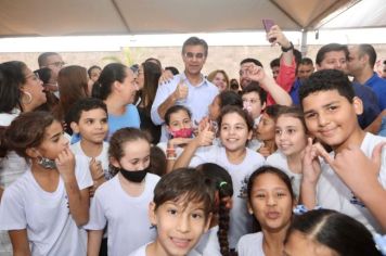 Foto - Governo entrega Creche Escola e libera recursos para construção de moradias em Agudos