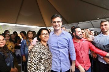 Foto - Governo entrega Creche Escola e libera recursos para construção de moradias em Agudos
