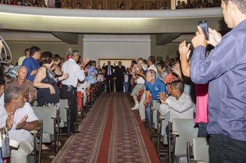 Foto - Cerimônia de posse do prefeito Altair foi acompanhada por centenas de pessoas no Seminário Santo Antonio