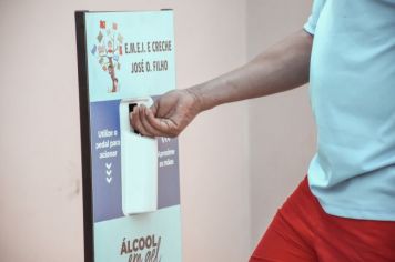 Foto - Entrega do kit de alimentos Merenda em Casa começou nesta quarta-feira (24) 