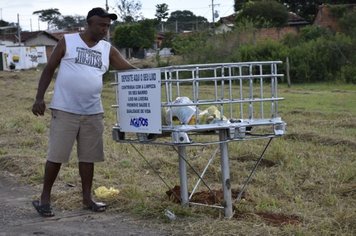 Prefeitura instala lixeira comunitária na Rua Miguel Leão