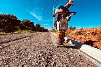 Prefeitura inicia pavimentação da rua Arlindo Delfino da Silva