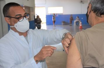 Vacinação para pessoas com 40 anos ou mais começa às 12h desta quarta