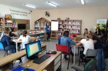 Prefeitura oferece treinamento a funcionários de bibliotecas