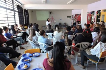 Equipe de escola de Agudos participa de palestra sobre Inteligência Emocional
