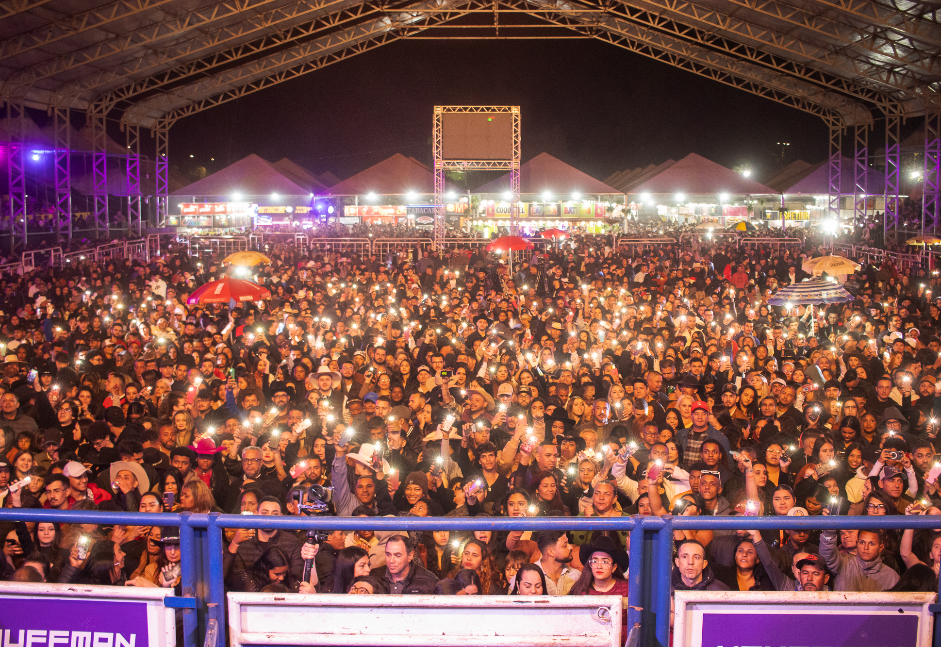 20ª FESTA DO PEÃO DE AGUDOS É SUCESSO DE PÚBLICO E SOLIDARIEDADE