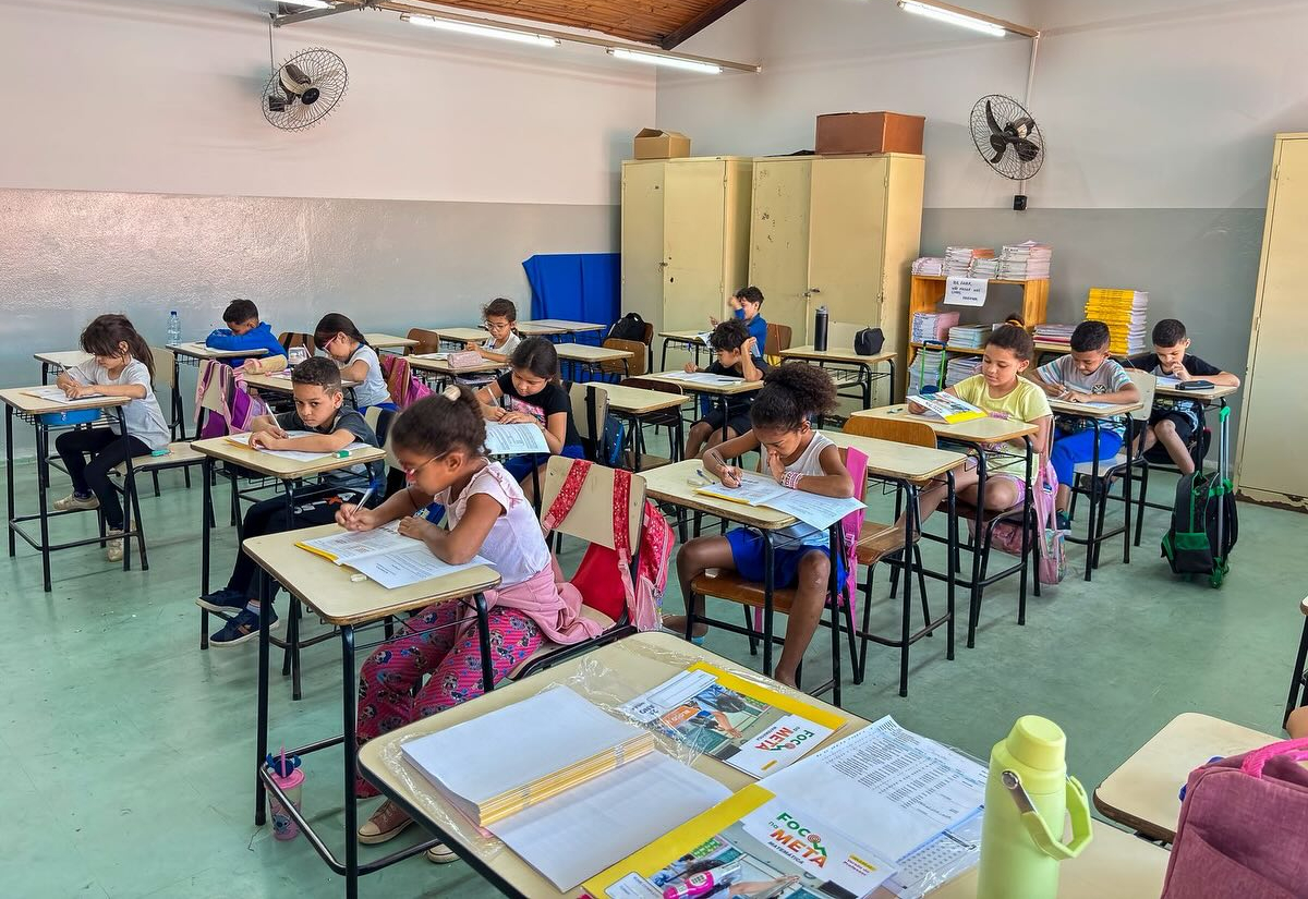 FOCO NA META: MONITORANDO A APRENDIZAGEM PARA MELHORAR O ENSINO
