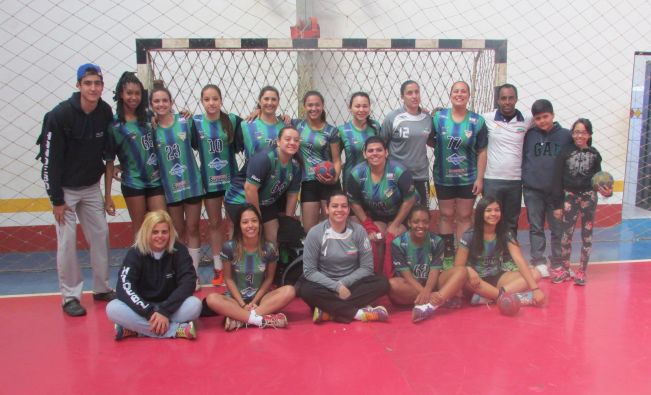 Handebol feminino de Agudos vence Bauru e vai à final da Liga Regional