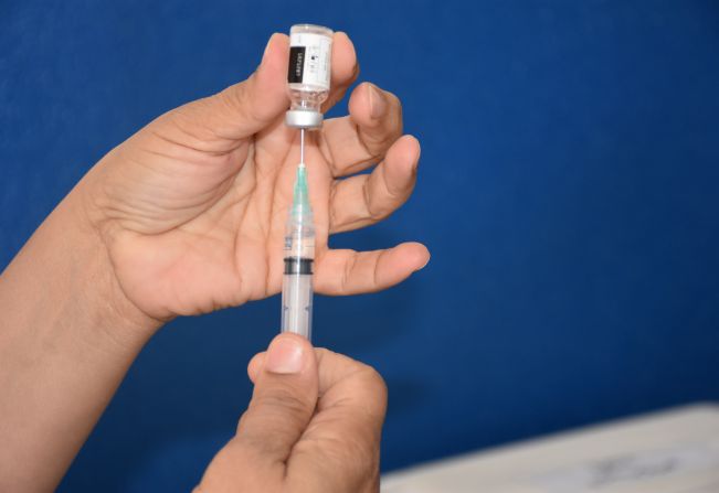 Vacinação para pessoas com 35 anos ou mais continua nesta sexta e sábado