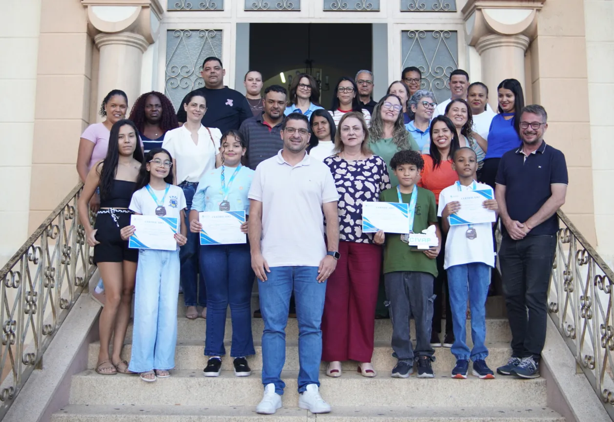 ALUNOS DE AGUDOS SE DESTACAM NAS OLIMPÍADAS CIVAP COM CINCO MEDALHAS