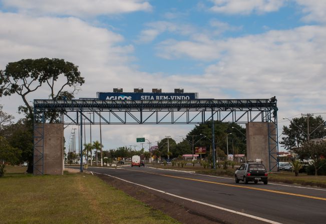 Prefeitura retoma obras do portal de entrada na Avenida Carvalho Pinto