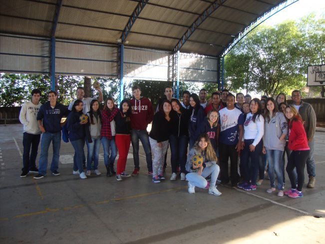 Projeto Handbol na Escola encerra maio com saldo positivo   
