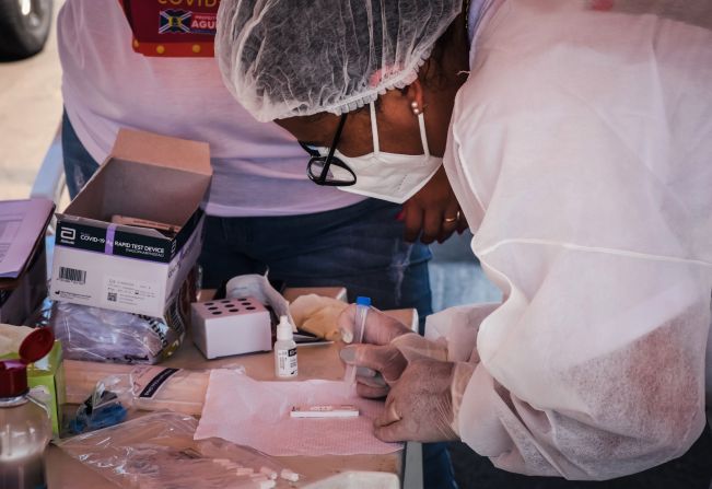 Agudos testou 377 pessoas no Drive da Testagem da Covid-19